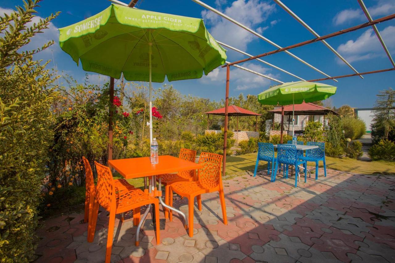 Oyo 276 White Orchid Resort Катманду Екстериор снимка