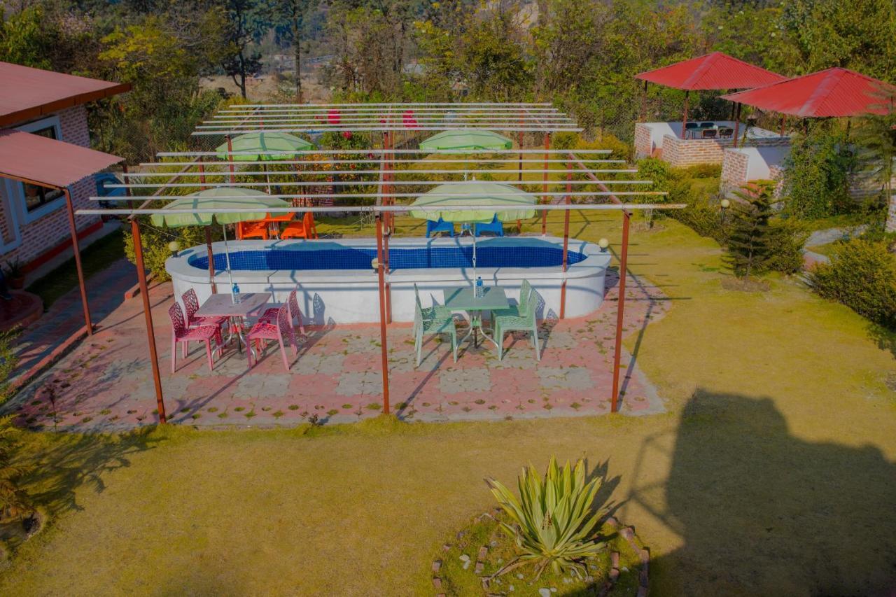 Oyo 276 White Orchid Resort Катманду Екстериор снимка
